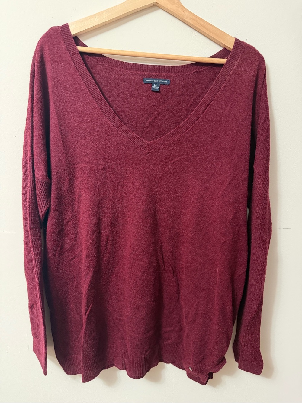 Women's American Eagle V-Neck Burgundy Sweater